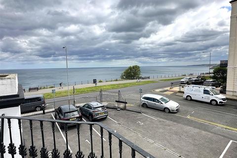 2 bedroom property for sale, Esplanade, Scarborough, YO11