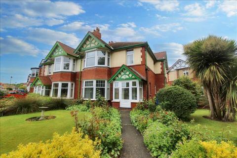 Peasholm Drive, Scarborough, YO12