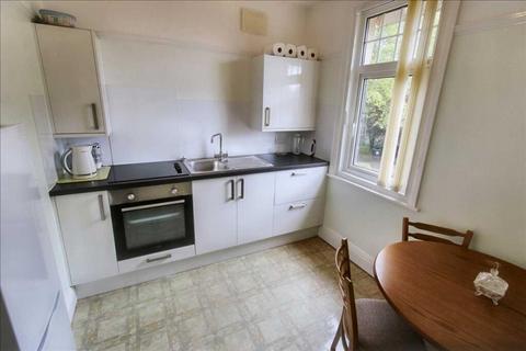 2 bedroom apartment for sale, Peasholm Drive, Scarborough, YO12