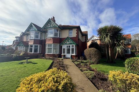 Peasholm Drive, Scarborough, YO12