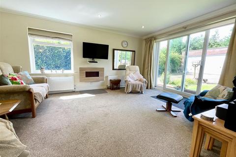undefined, Racecourse Road, East Ayton, YO13
