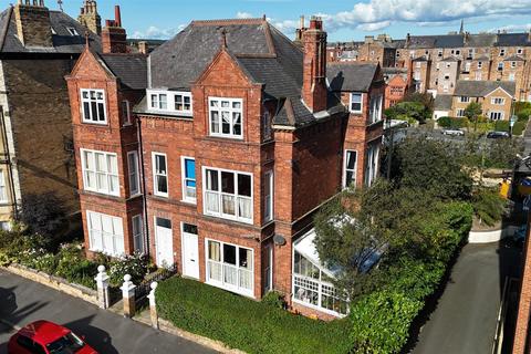 Avenue Victoria, Scarborough, YO11