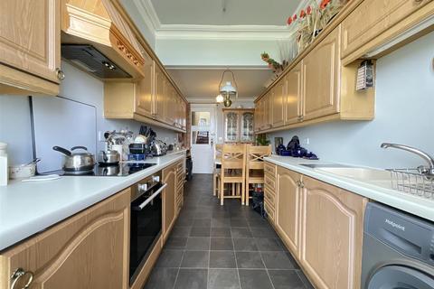 2 bedroom property for sale, Flat 2, 65 Esplanade, Scarborough, YO11 2UX