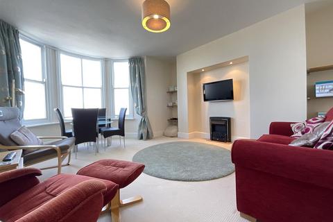 2 bedroom flat for sale, Queens Parade, Scarborough, YO12