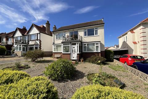 2 bedroom flat for sale, Scalby Mills Road, Scarborough, YO12