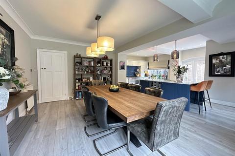 39 Hackness Road, Scarborough, YO12 5SD
