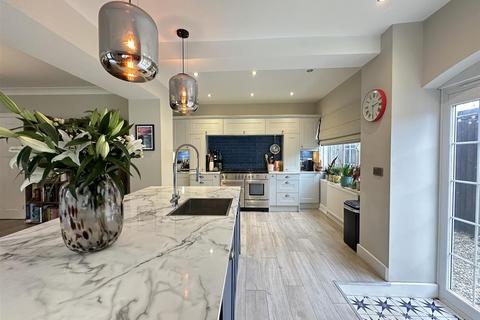 39 Hackness Road, Scarborough, YO12 5SD