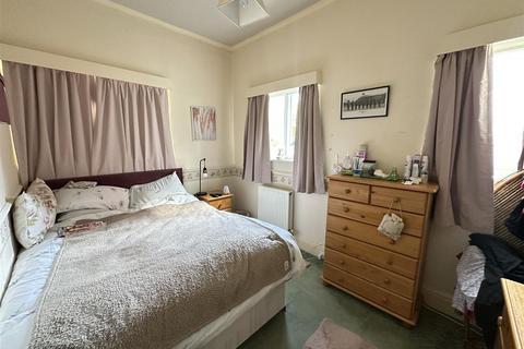 undefined, Holbeck Avenue, Scarborough, YO11