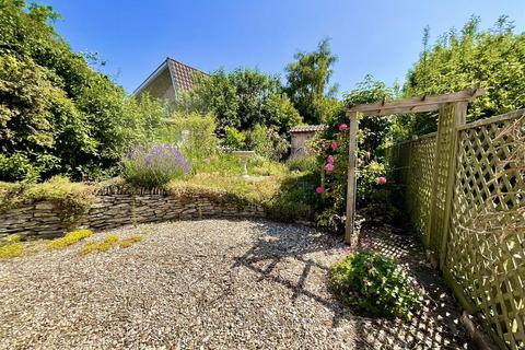 May Cottage, 8 Castlegate, East Ayton, Scarborough, YO13 9EJ