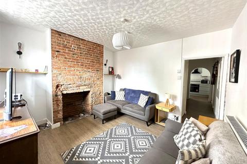 4 bedroom property for sale, Castlegate, Scarborough, YO11