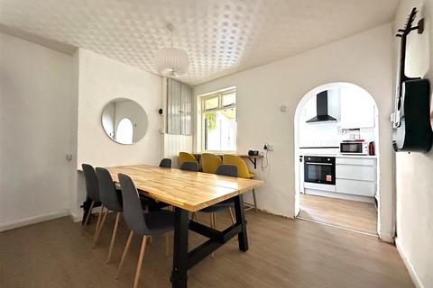 4 bedroom property for sale, Castlegate, Scarborough, YO11