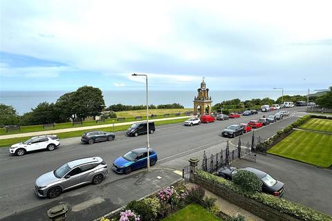 2 bedroom property for sale, First Floor Flat, 70 Esplanade, Scarborough, YO11 2UZ