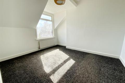 2 bedroom flat for sale, West Avenue, Filey, YO14