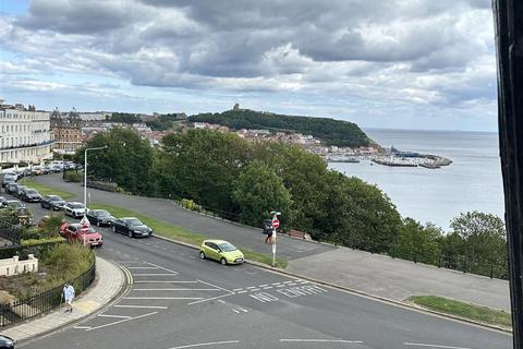 2 bedroom property for sale, Esplanade, Scarborough, YO11
