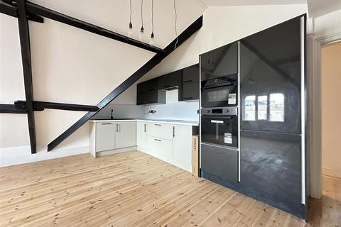 2 bedroom property for sale, Esplanade, Scarborough, YO11