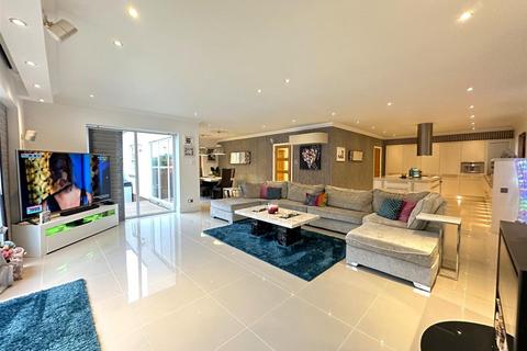 undefined, Stepney Grove, Scarborough, YO12
