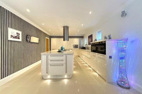 undefined, Stepney Grove, Scarborough, YO12