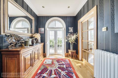 4 bedroom detached house for sale, Roils Head Road, Halifax, West Yorkshire, HX2