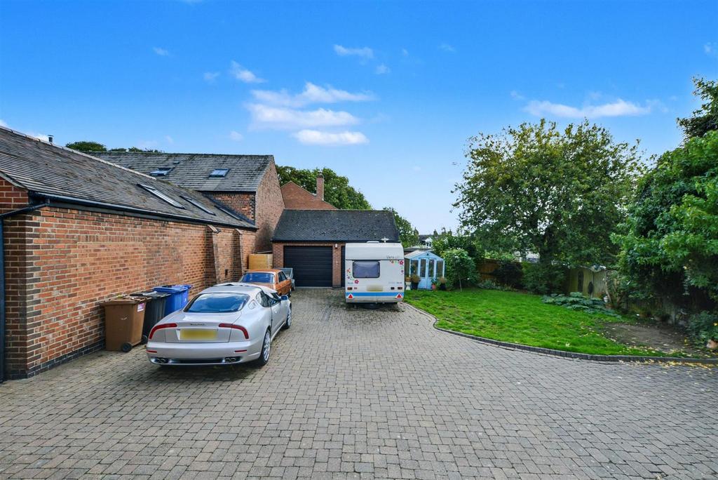 Driveway 1.jpeg