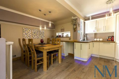 2 bedroom flat for sale, Bowers Place, Crawley Down RH10