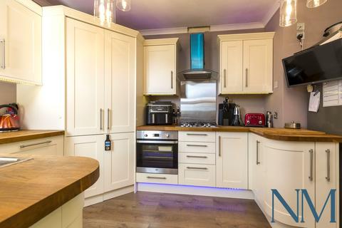 2 bedroom flat for sale, Bowers Place, Crawley Down RH10