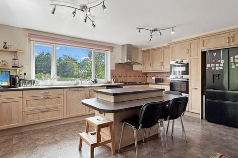 4 bedroom detached house for sale, Venn Road, Barnstaple EX32