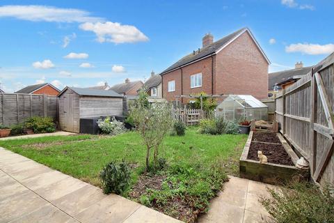 3 bedroom detached house for sale, Topaz Lane, Aylesbury