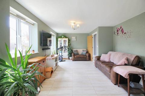 3 bedroom detached house for sale, Topaz Lane, Aylesbury