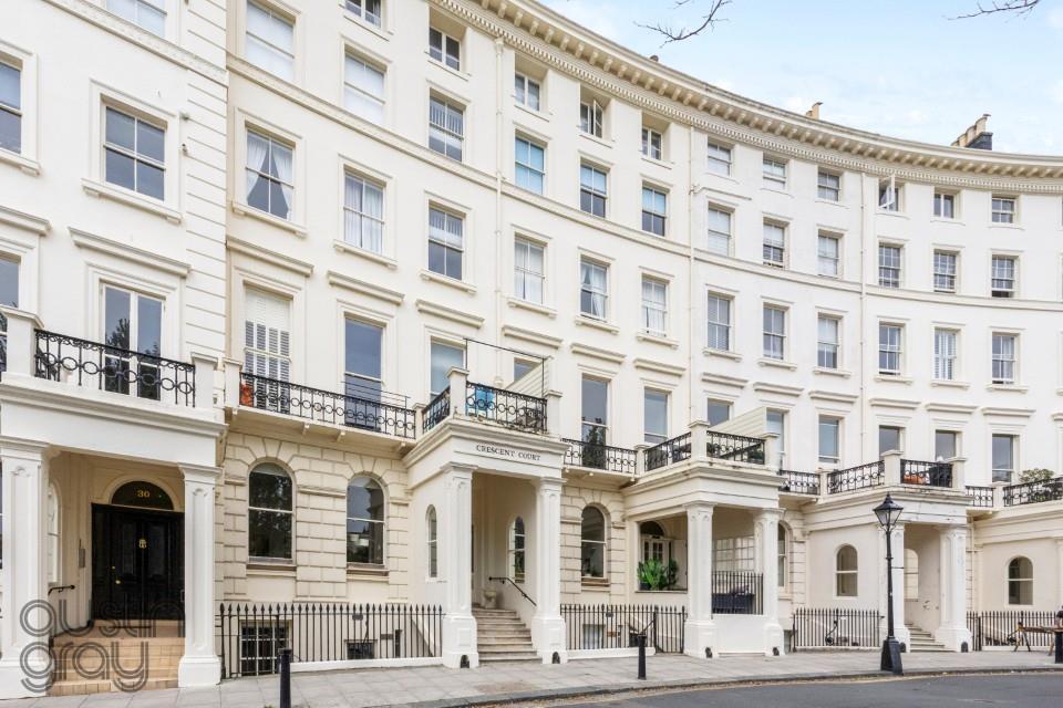 Adelaide Crescent, 29 B-025 (Custom).JPG