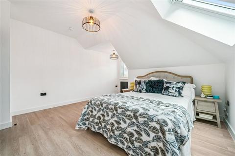 2 bedroom apartment for sale, St. Ann's Park Road, London, SW18
