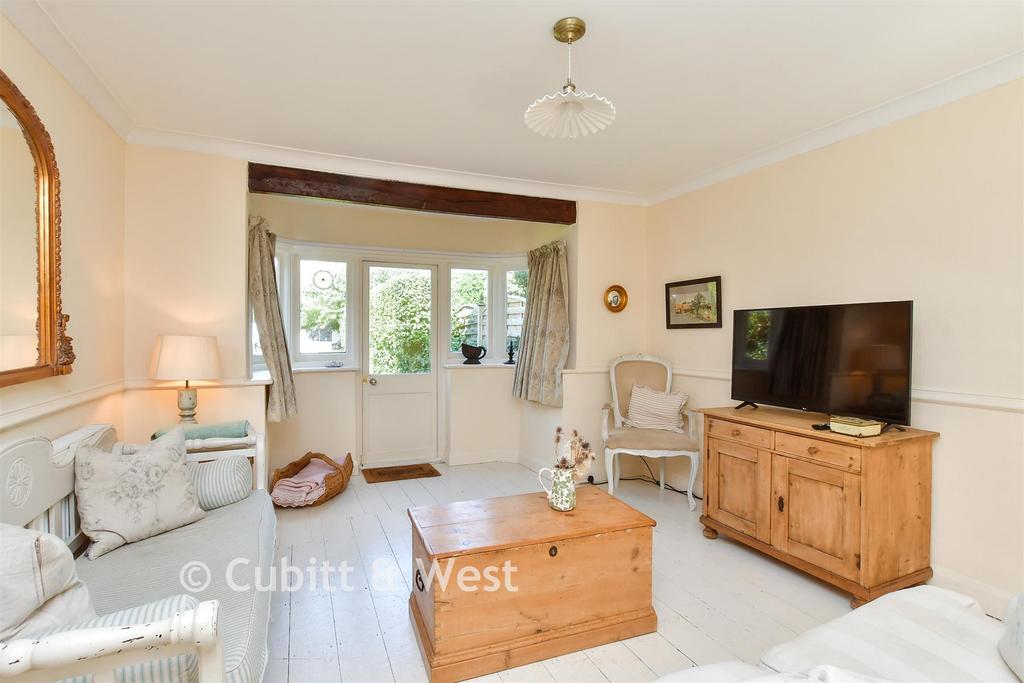 Lounge/ Kitchen