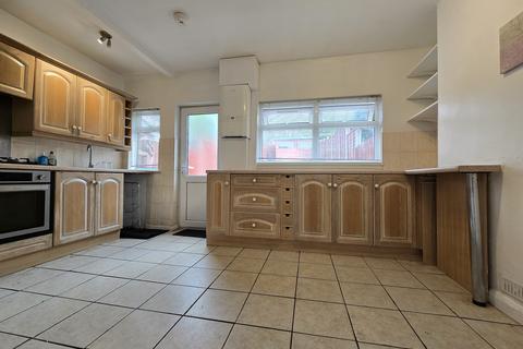 3 bedroom terraced house for sale, Dyas Avenue, Birmingham B42