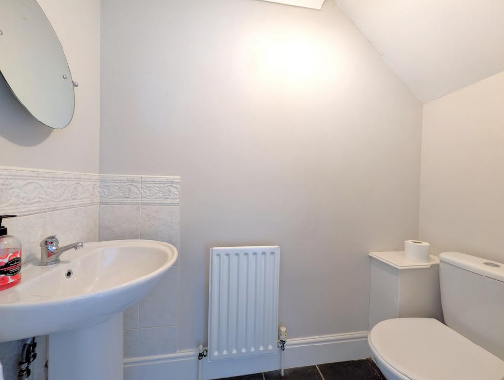 Cloakroom/wc