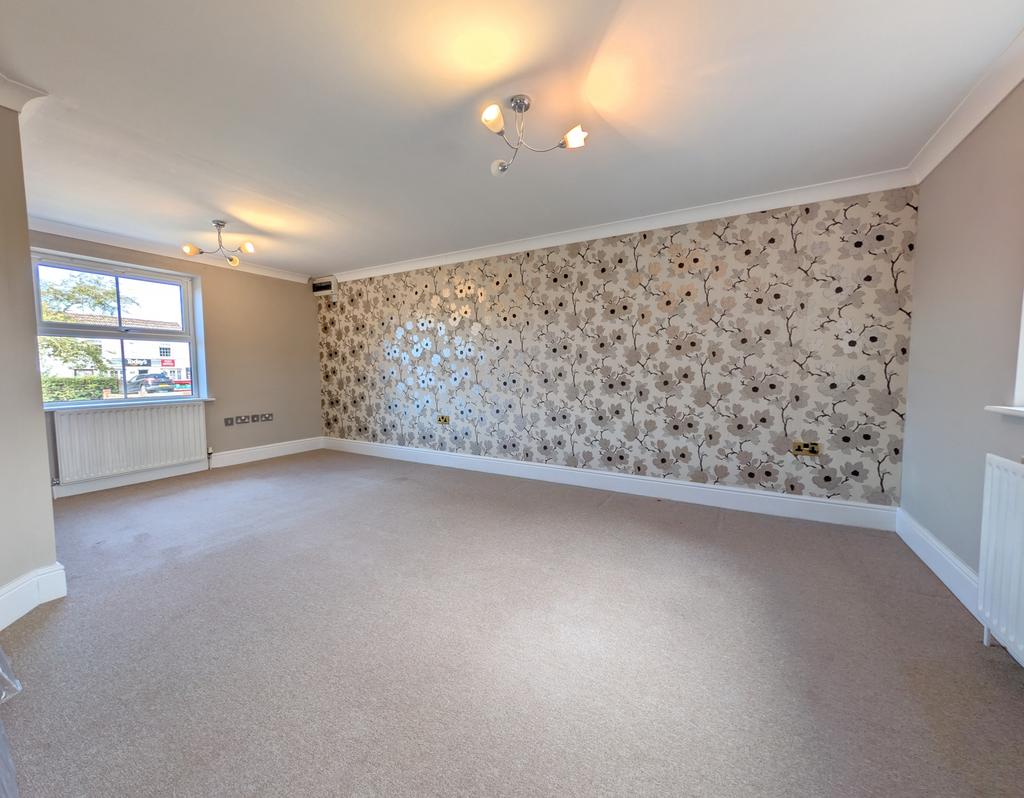 Dining room/downstairs bedroom