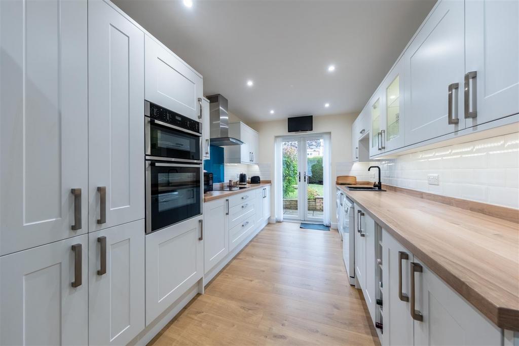 14 Trafalgar Close-001.JPG