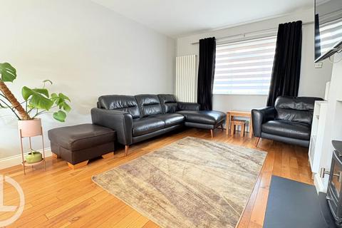 3 bedroom semi-detached house for sale, Green Close, Stevenage, SG2 8BP