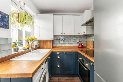 2 bedroom maisonette for sale, Blythe Hill, Catford, London, SE6