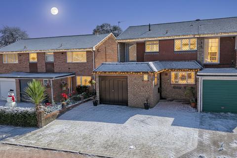 3 bedroom end of terrace house for sale, Stirling Close, Gillingham, ME8