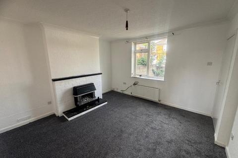 3 bedroom semi-detached house to rent, Wheatcroft, Castleford