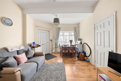 undefined, Hounslow Road, Twickenham TW2