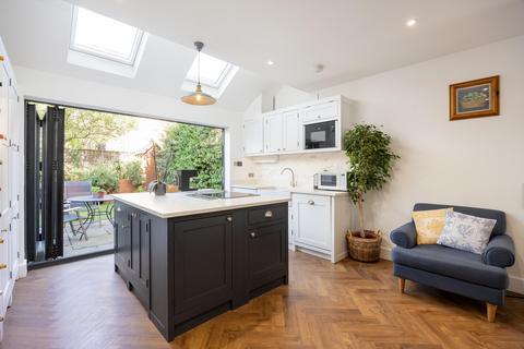 140 Faraday Road, London, SW19 8PB