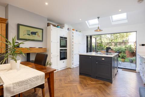 140 Faraday Road, London, SW19 8PB