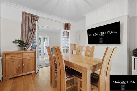undefined, Barking IG11