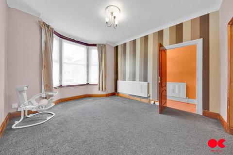 3 bedroom end of terrace house for sale, Chesterfield Road, Leyton E10