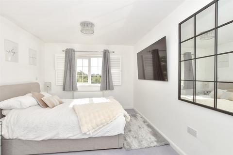 3 Ledger Gardens, Reigate, RH2 8FL