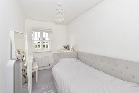 3 Ledger Gardens, Reigate, RH2 8FL