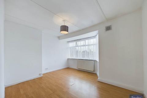 3 bedroom flat to rent, Sherwood Park Avenue, Sidcup, Kent