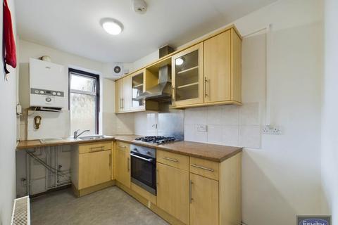 3 bedroom flat to rent, Sherwood Park Avenue, Sidcup, Kent