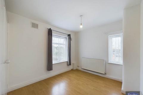 3 bedroom flat to rent, Sherwood Park Avenue, Sidcup, Kent