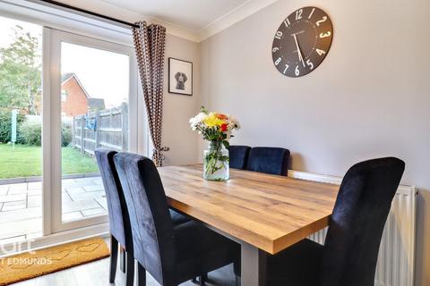 3 bedroom semi-detached house for sale, Leabrook Close, Bury St Edmunds